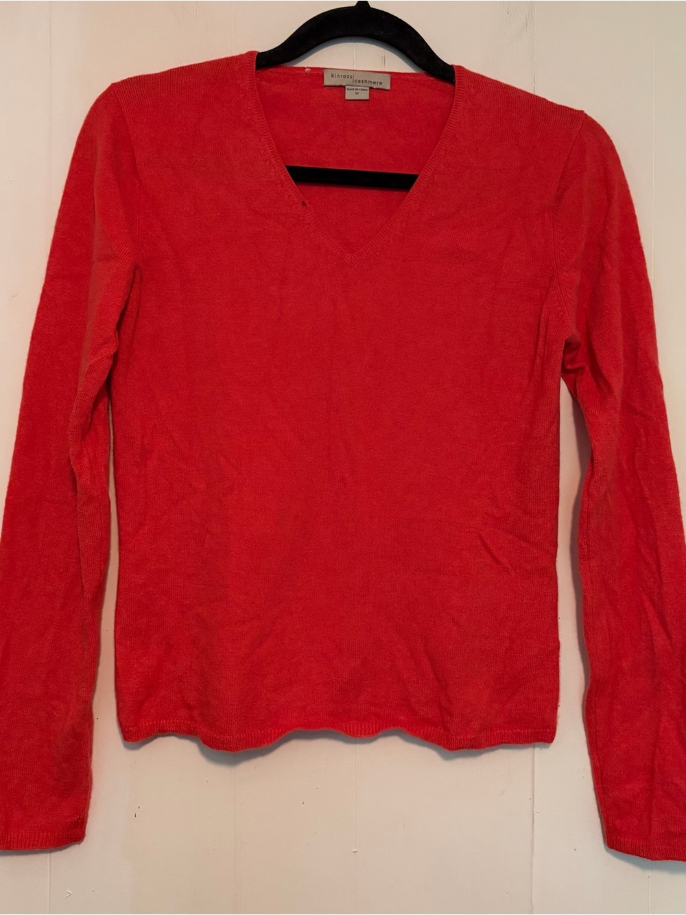 Red Kinross Cashmere women's v-neck sweater in size M